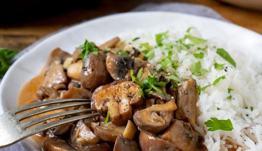 Mushroom stroganoff